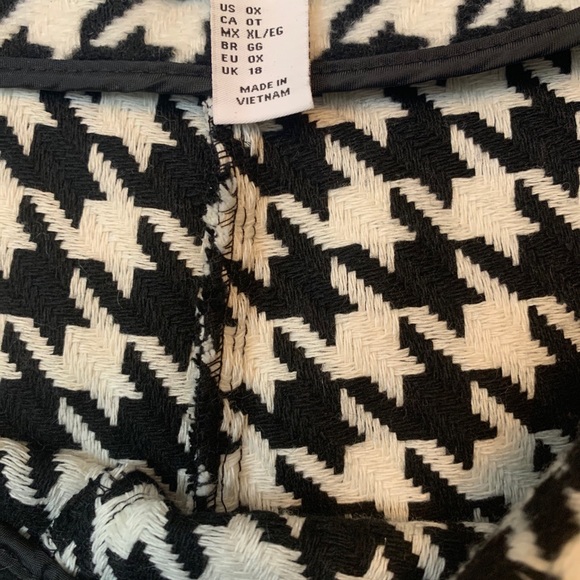 Plus Size Short - Picture 5 of 12